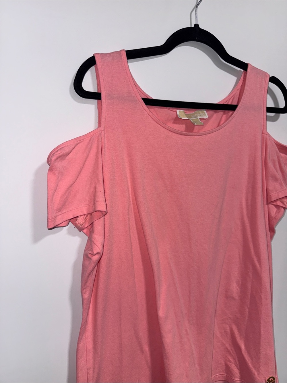 Michael Michael Kors Pink Cold Shoulder Flutter Sleeve Top XL Logo Scoop Neck - Picture 5 of 10